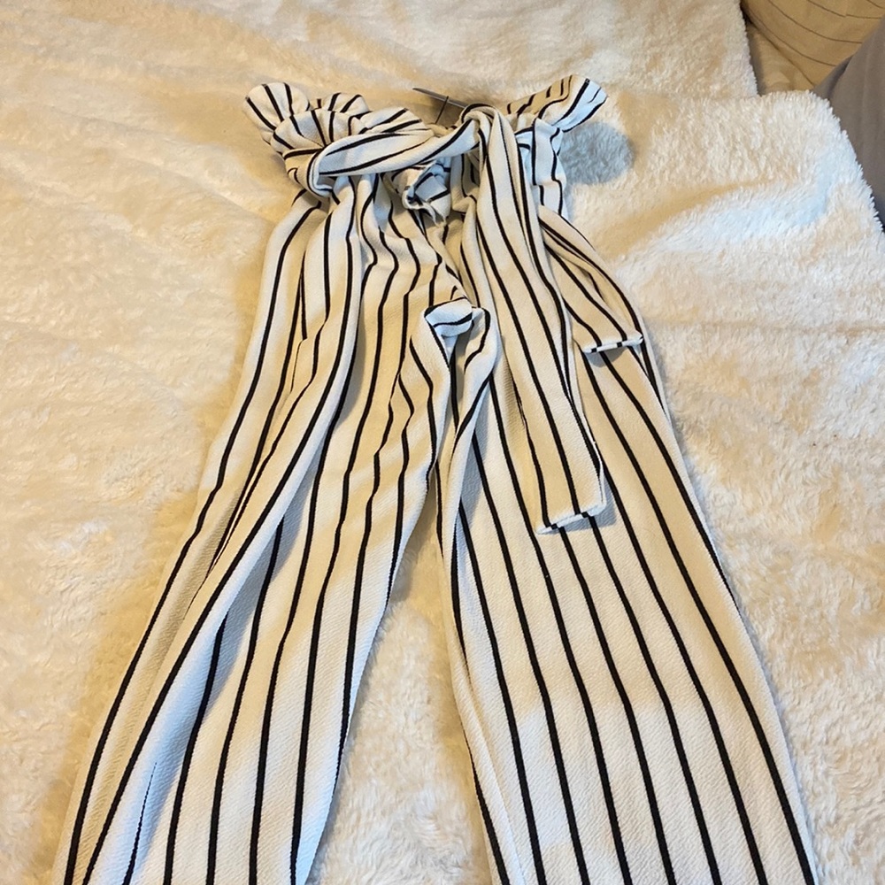 NWT pretty little thing paper bag pants